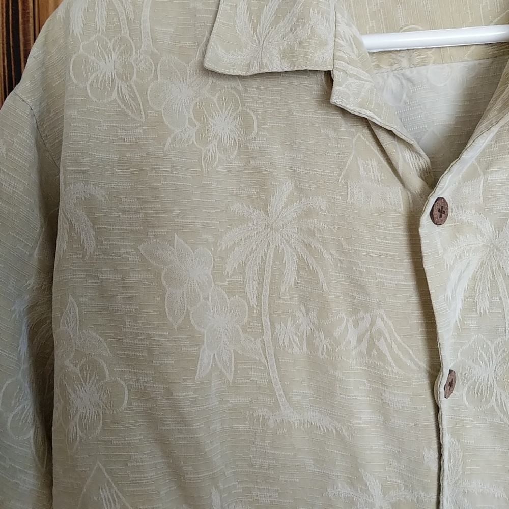 Brand New Tommy Bahama Silk Button Up - Picture 3 of 4